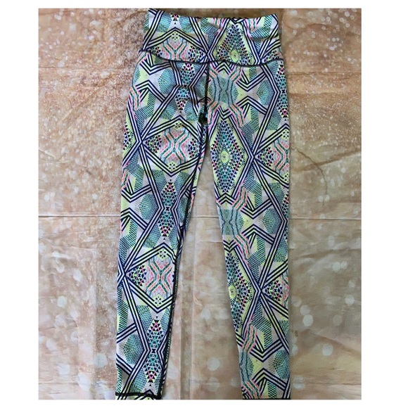 Victoria’s Secret VSX Aztec Geometric Print Pattern Knockout Tights Leggings S - Picture 4 of 9